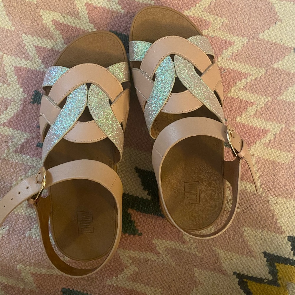 New unworn FitFlop buckle glitter sandals
